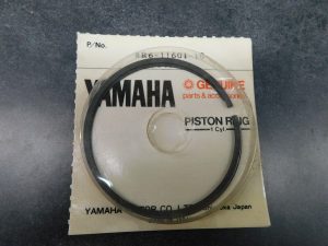 Yamaha 8R6-11601-10-00 PISTON RING SET , r16
