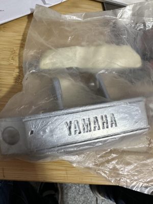 IMG_3713 Yamaha 1FK-23174-00-00 STAY, HEADLIGHT , cosm6