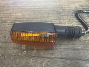 s-l1600 Yamaha 1LJ-83310-20-00 FRONT FLASHER LIGHT ASSEMBLY 1 dir5