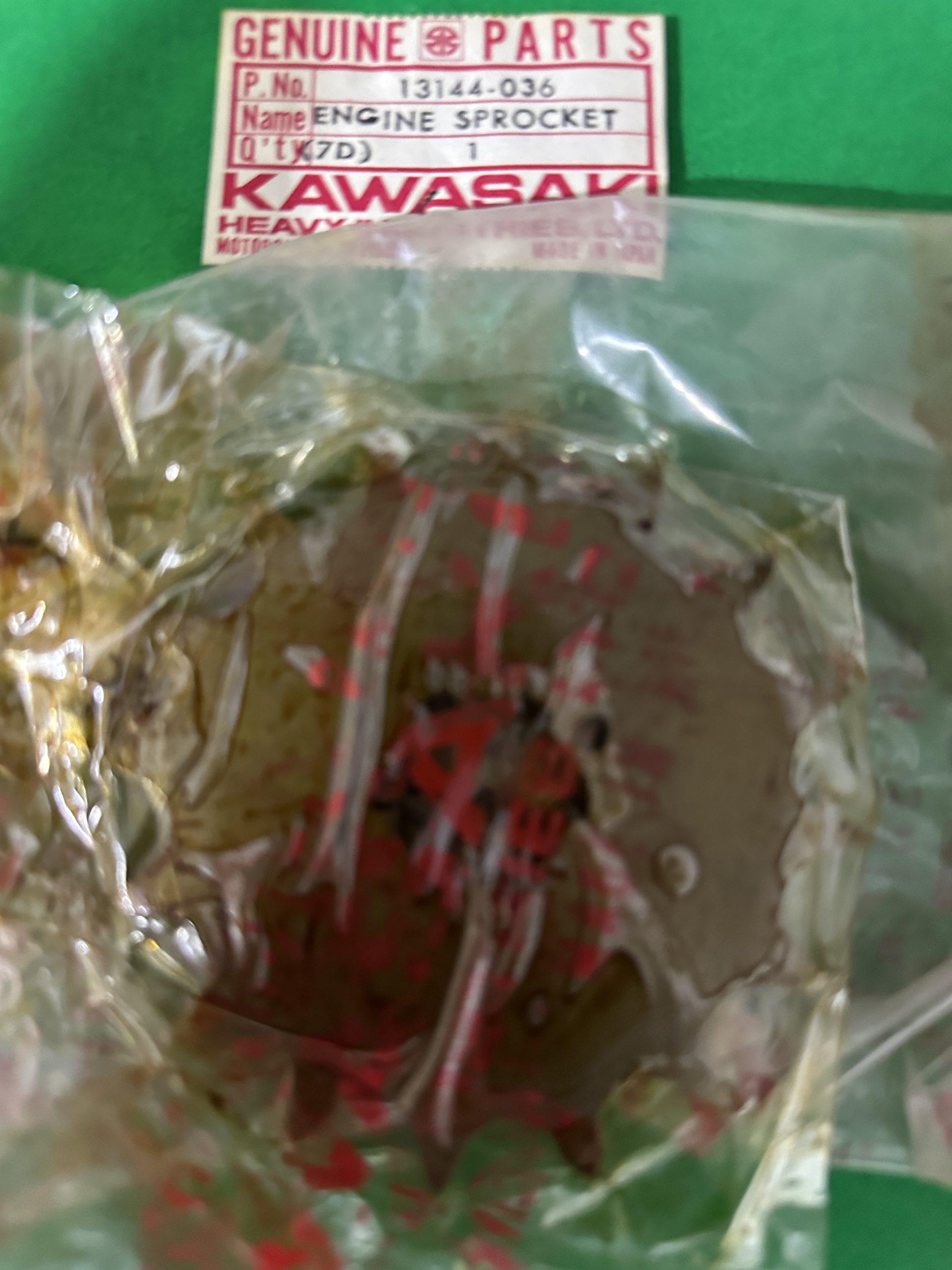 Kawasaki 13144-036 ENG SPROCKET 16T, kspr1