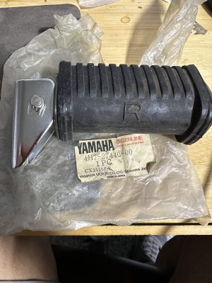 YAMAHA , RR FOOTREST ASSEMBLY 2 ,4H7-27440-00-00 , peg3