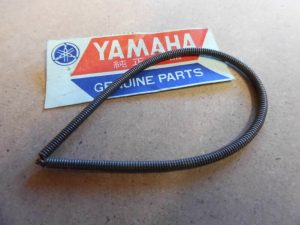 YAMAHA YR5 R5 YDS7 DS7 GENUINE NOS INLET HOSE /JOINT SPRING - # 278-14456-00 , spr14
