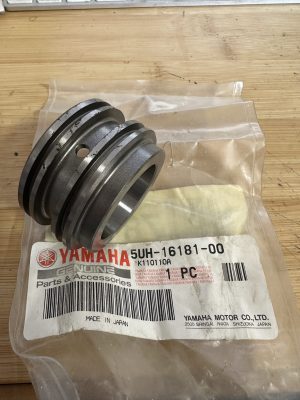 YAMAHA OEM SPACER | 5UH-16181-00-00 , fr13