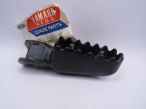 Yamaha YZ100 YZ250 YZ400 1979 IT250 1980 Genuine OEM Footrest 2W6-27421-00  , pg3