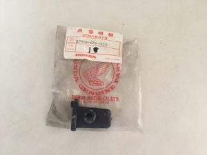 HONDA OEM RUBBER, RR. TURN SIGNAL SETTING | 33609-425-000 , hru2