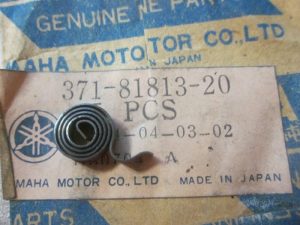 YAMAHA OEM SPRING, BRUSH | 371-81813-20-00, spr15